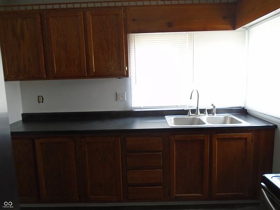 2nd image of 1229 S Moreland Ave