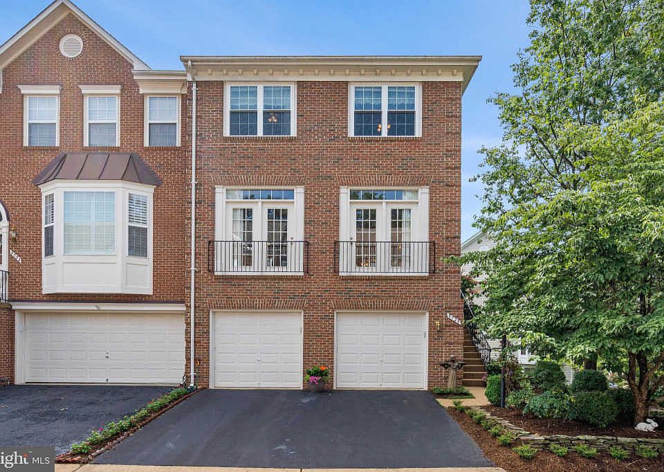 1st image of 5725 Governors Pond Cir