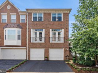 5725 Governors Pond Cir, Alexandria, VA 22310