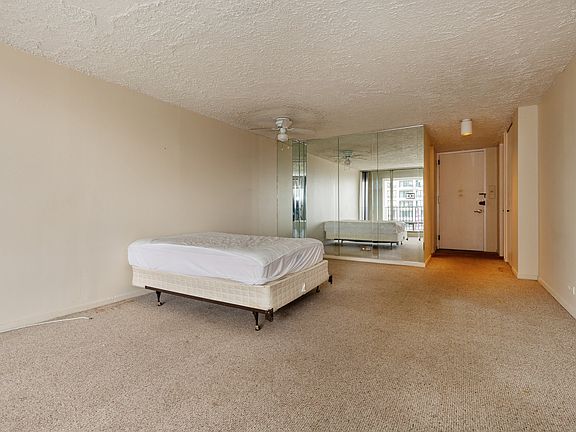3rd image of 1960 N Lincoln Park West 1202