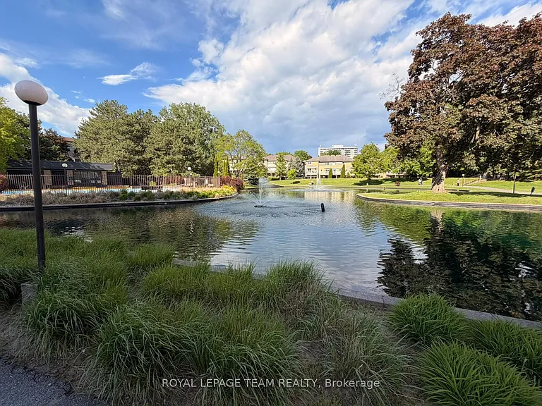 515 Saint Laurent Blvd #318 — Photo 41