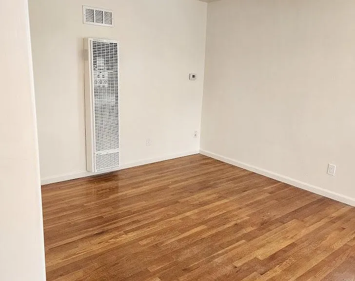 3151 Lincoln Ave — Photo 4