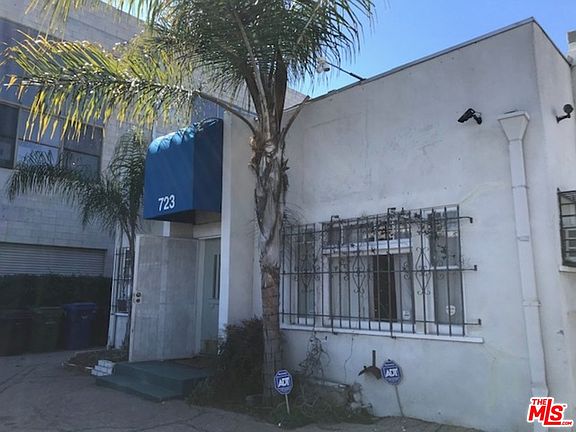 3rd image of 721 N Cahuenga Blvd