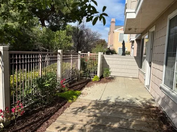 150 Positano Cir, Redwood City, CA 94065