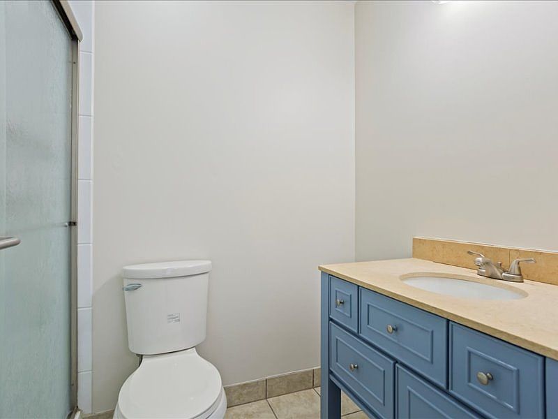 Main bedroom ensuite with walk in shower