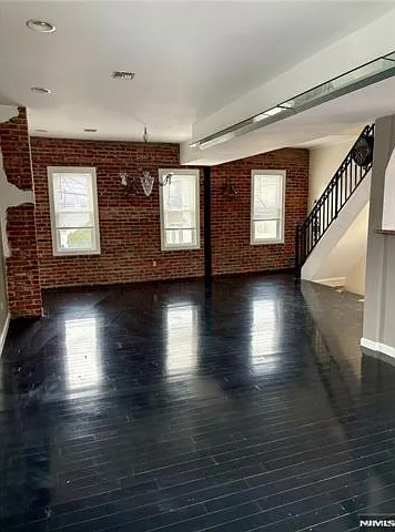 266 Livingston Ave #2 — Photo 6