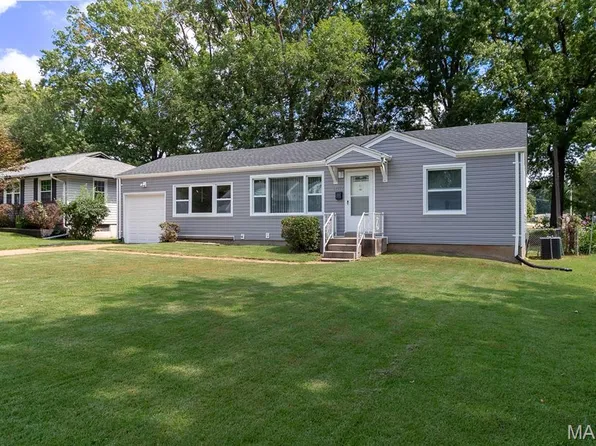 10212 Surf Dr, Saint Louis, MO 63137