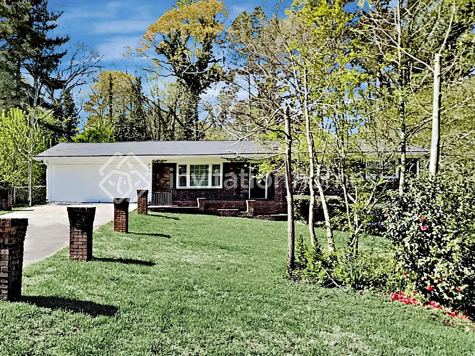 849 Howard Ct SW