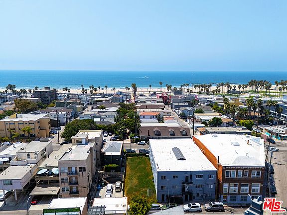 3rd image of 1816 Pacific Ave