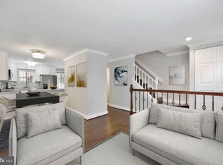 1028 Barnaby Ter SE, Washington, DC 20032