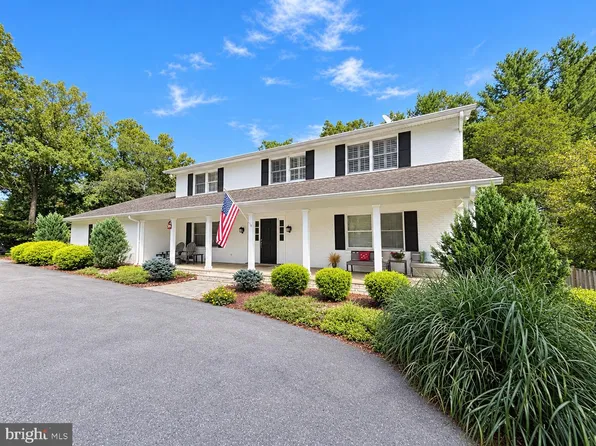 13111 Foxden Dr, Rockville, MD 20850