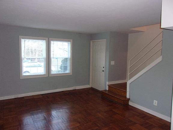 3rd image of 740 N Monroe St