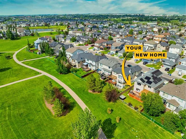 1925 E Luxstone Park SW, Airdrie, AB T4B 3B5
