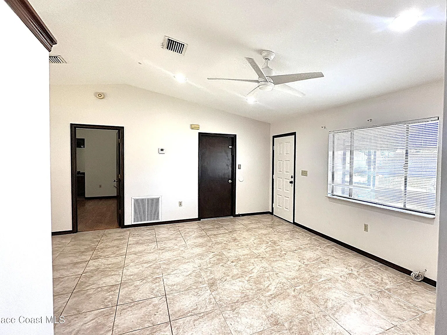 3 bed, 1068 sqft, $2,000 — Photo 4