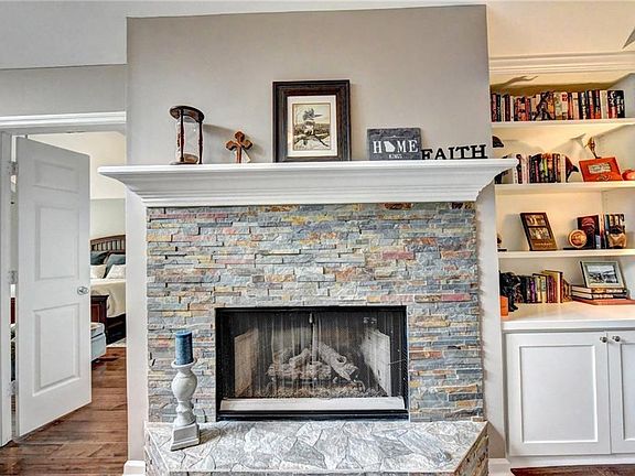 3rd image of 2480 Camden Glen Ct