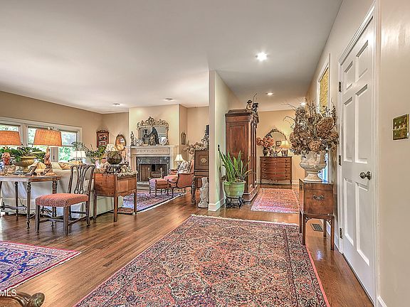 5th image of 850 Belleair Ln