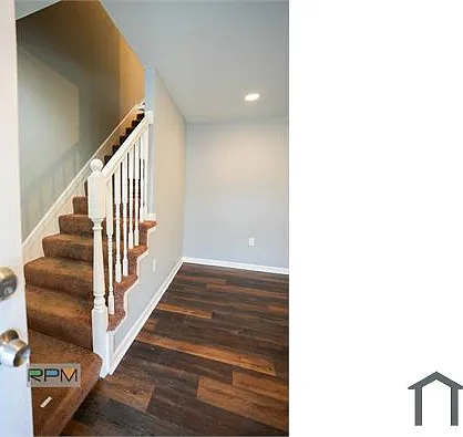 6717 Woodley Rd — Photo 7