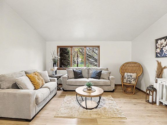 5th image of 1401 Cummer St