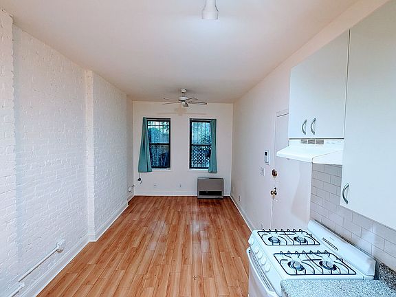 3rd image of 110 Suffolk St APT 1B