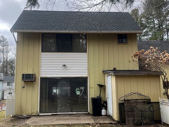 3rd image of 35 Elizabeth Way