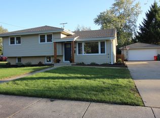 1015 E Emerson Ave, Lombard, IL
