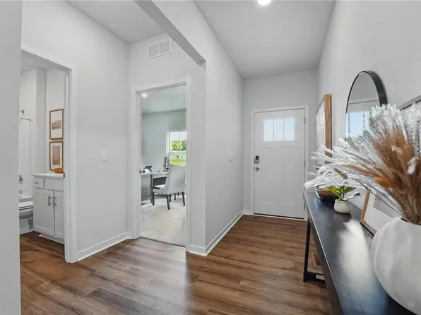 10304 Tuscany Pkwy, Peculiar, MO 64078