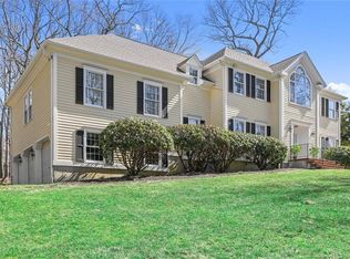 3 Tuckahoe Rd, Trumbull, CT 06611