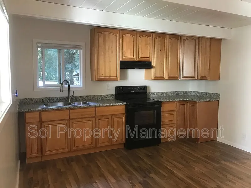 1 bed, 1.0 bath, 650 sqft, $2,000 — Photo 2