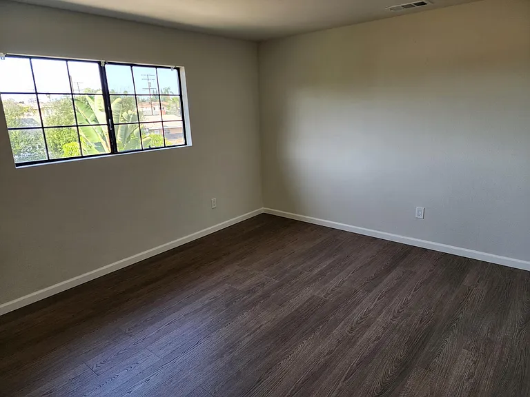 4353 Howard Ave — Photo 14