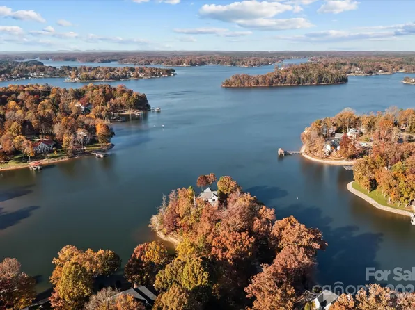 139 Long Cove Ln, Mooresville, NC 28117