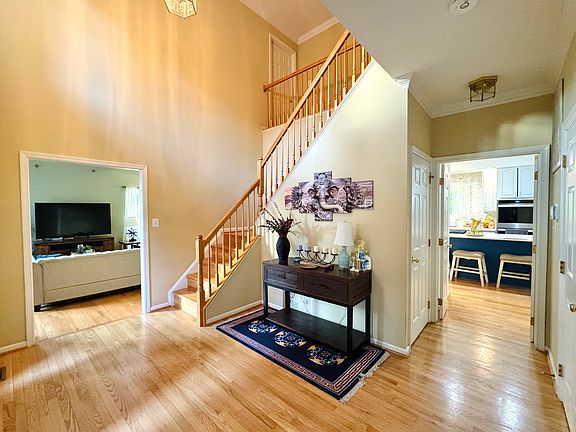 5th image of 9346 Braymore Cir