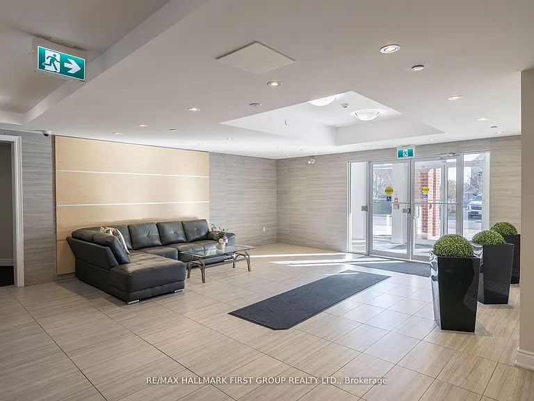 84 Aspen Springs Dr #201 — Photo 35