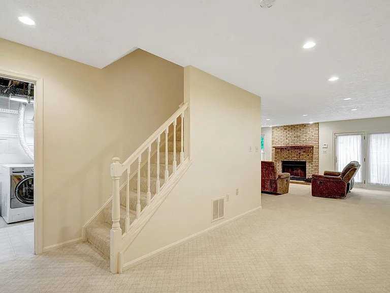 7975 Yancey Dr — Photo 24