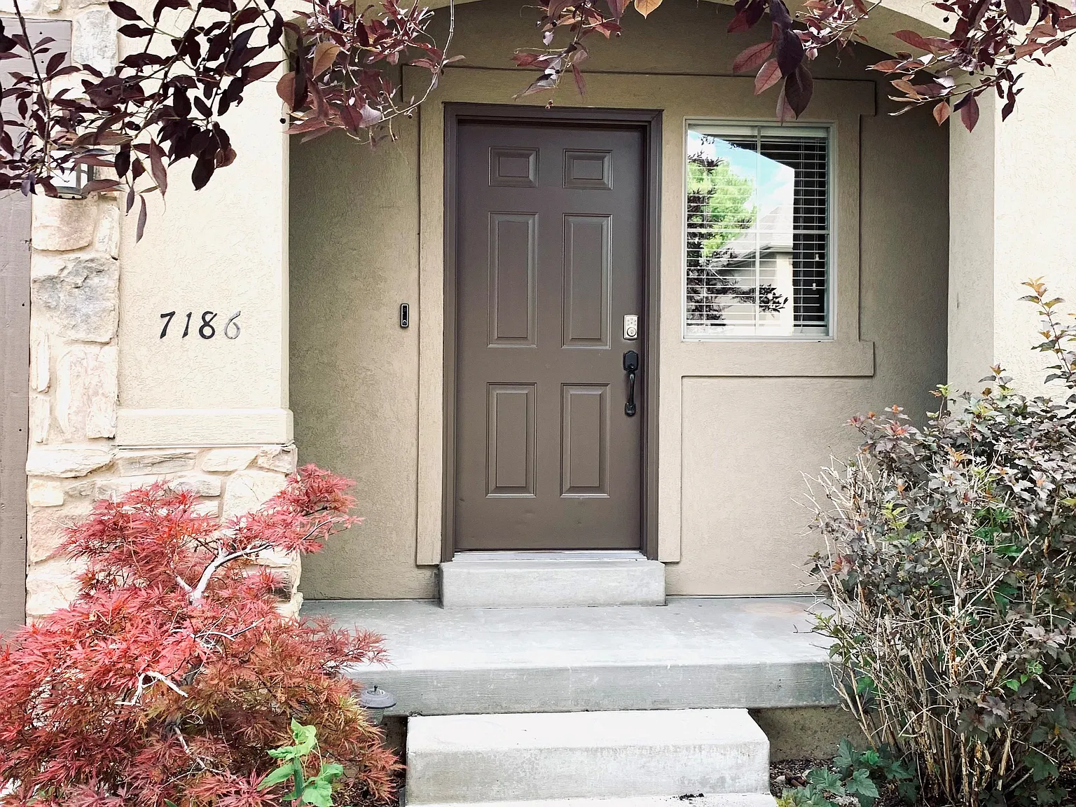 4 bed, 2016 sqft, $2,250 — Photo 3