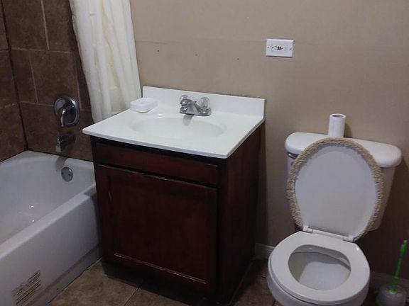 2nd image of 318 Hollenbeck Ave APT 3