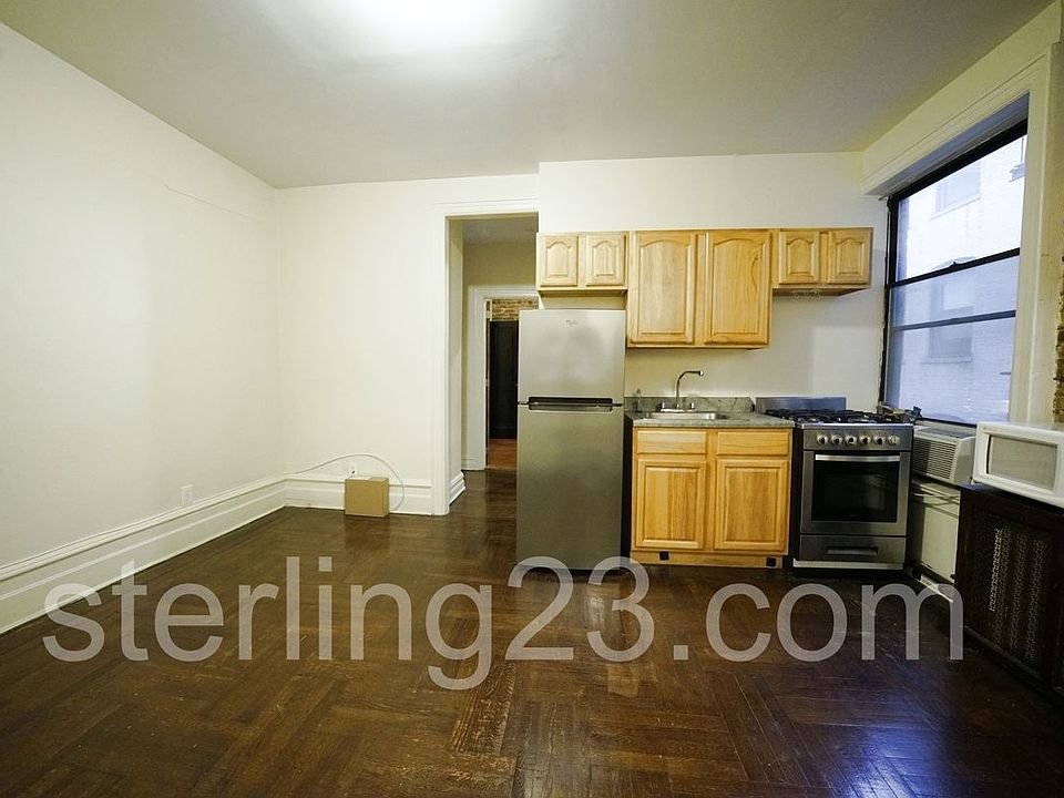 1st image of 2303 28th St APT 1C