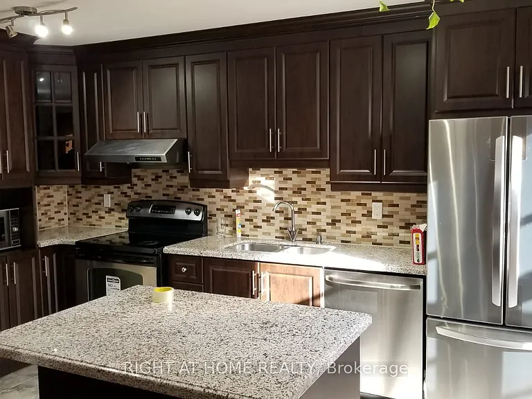 630 Leatherleaf Dr — Photo 3