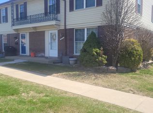 28319 Greenbriar Way, Trenton, MI 48183