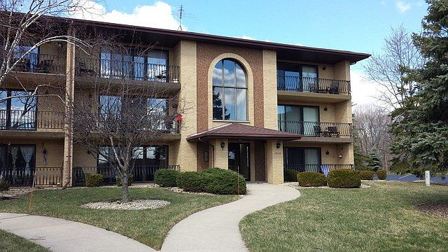 1st image of 15110 Evergreen Dr #2-1D