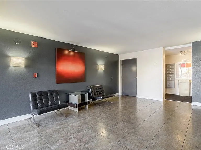 5565 Canoga Ave #307 — Photo 33