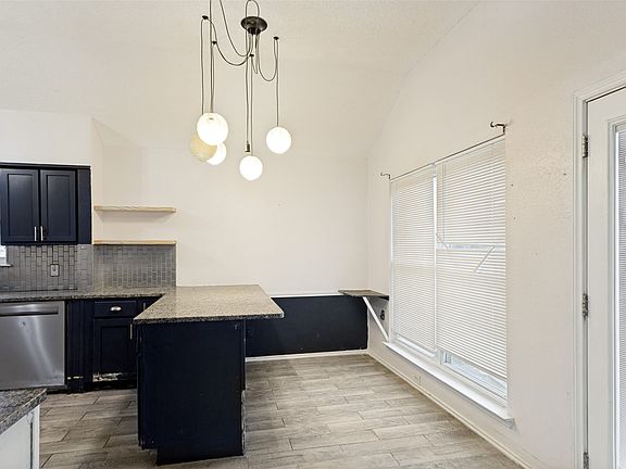 4th image of 10508 Maria Dr