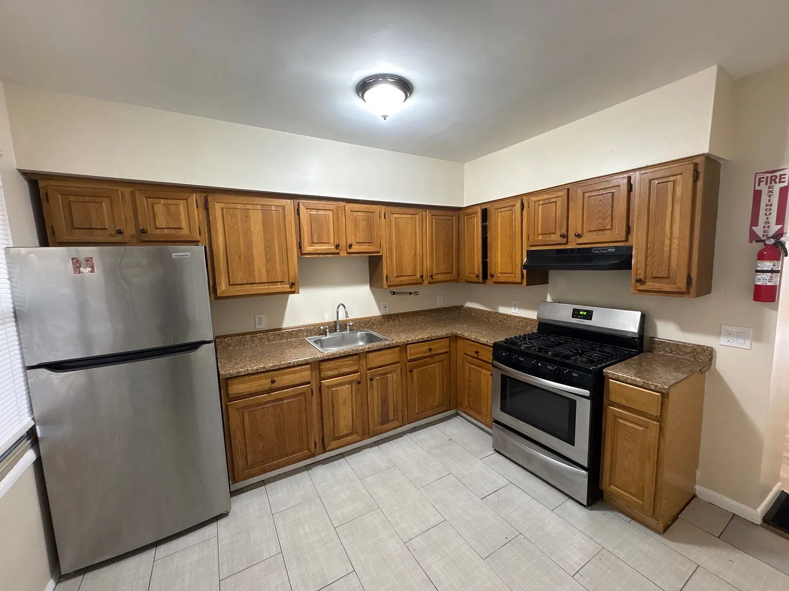 2 bed, 1196 sqft, $1,800 — Photo 4