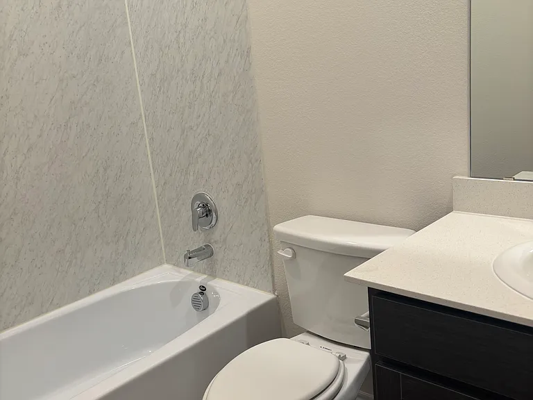 4005 Oakcrest Ln — Photo 6