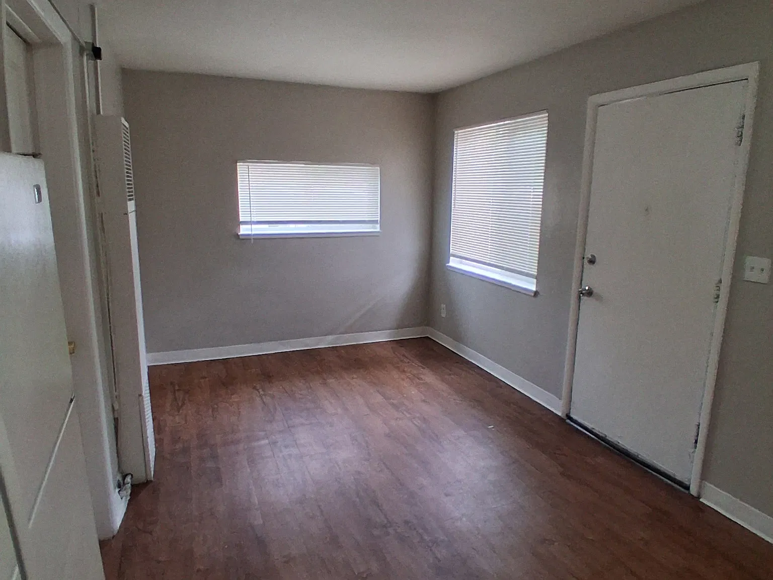 1190 S Sheridan — Photo 3