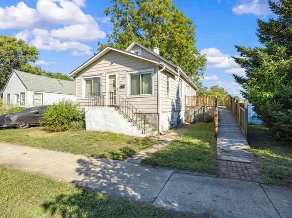 1241 172nd St, Hammond, IN 46324