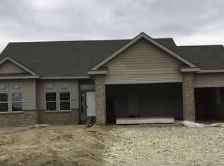 691 Biscayne Pl, Roscoe, IL 61073