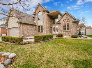 43443 Brooks Dr, Clinton Township, MI 48038