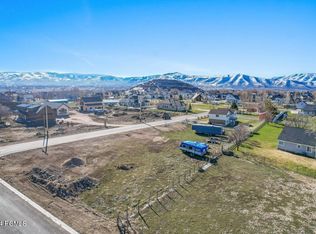 697 N 200 E, Midway, UT 84049