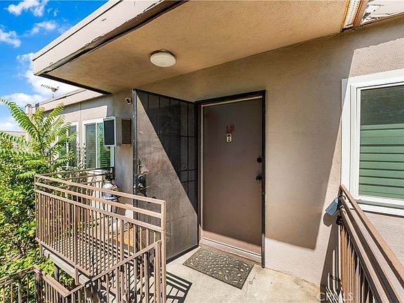4th image of 7135 Coldwater Canyon Ave #16