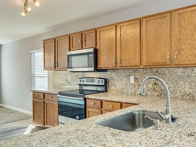 1622 W Nancy Ln — Photo 15